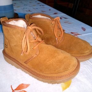 UGG Neumel Boots, excellent condition! Size 2